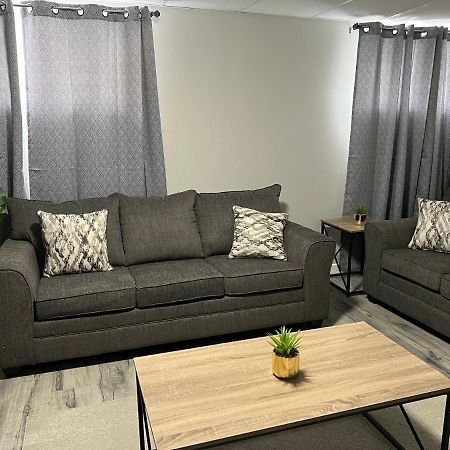 Cozy Modern And Lavish 1 Bedroom Basement Suite Winnipeg Exterior photo