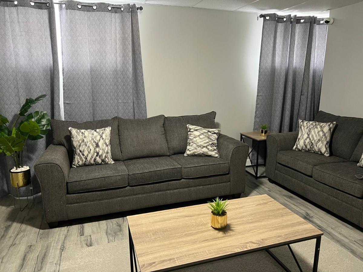 Cozy Modern And Lavish 1 Bedroom Basement Suite Winnipeg Exterior photo